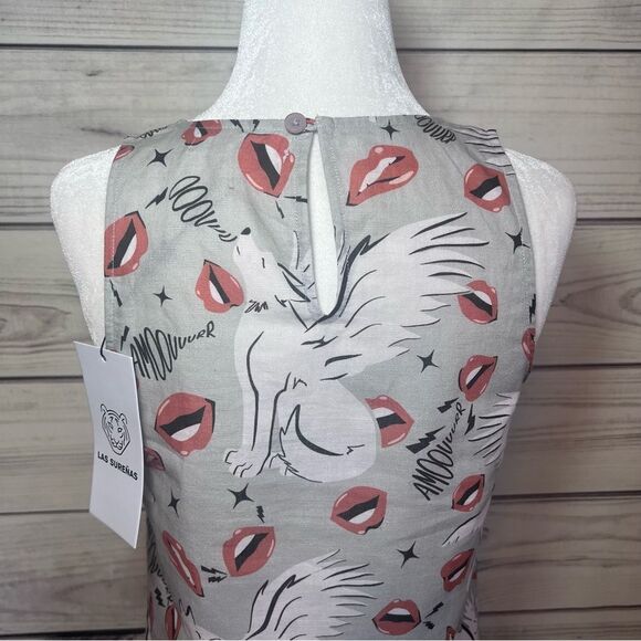 Las Surenas Valentines Day Grey Wolf Kisses Linen Tank Top - Picture 7 of 9